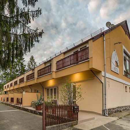 Lipicai Hotel és Étterem Szilvásvárad Extérieur photo