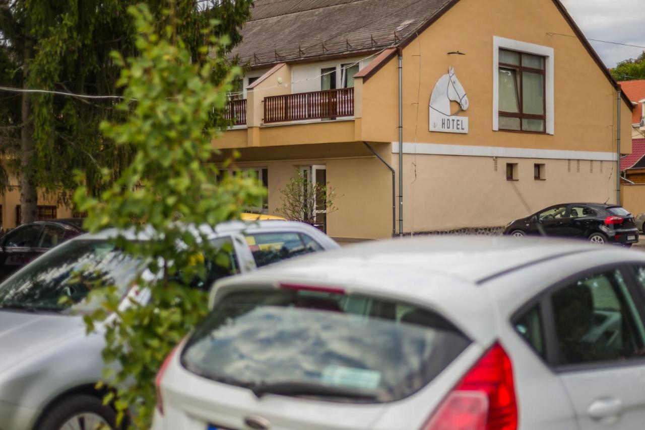 Lipicai Hotel és Étterem Szilvásvárad Extérieur photo