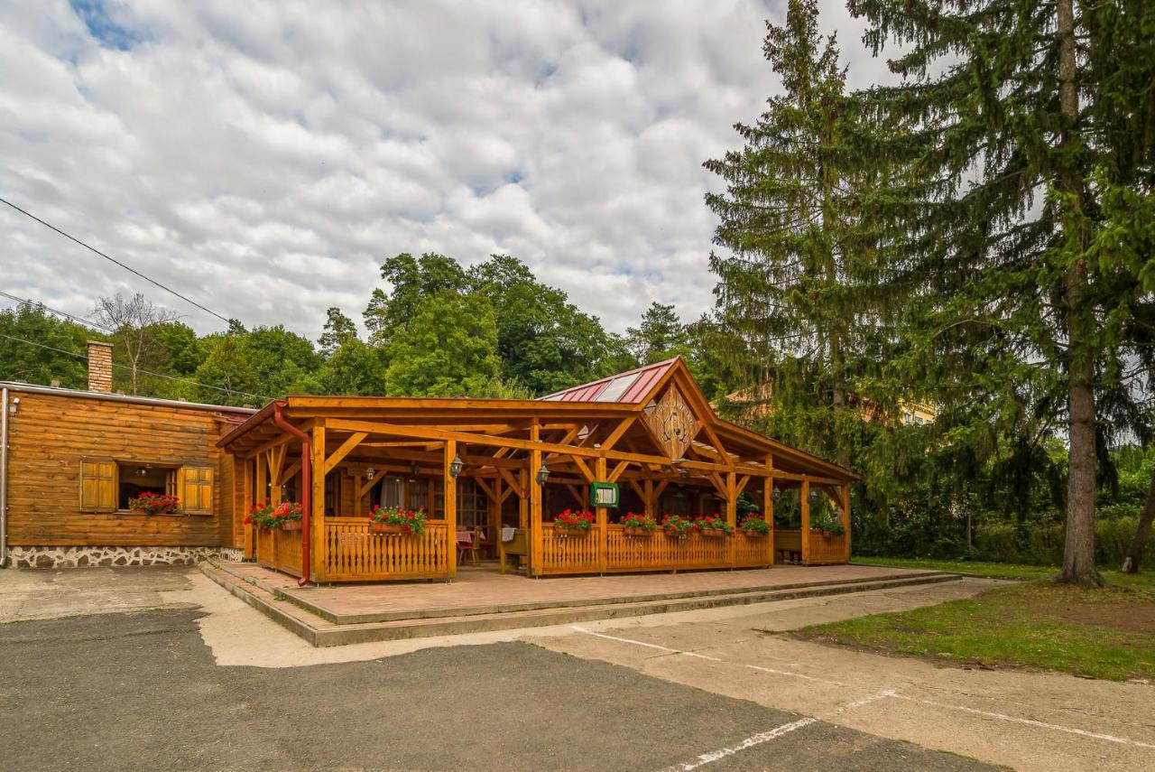 Lipicai Hotel és Étterem Szilvásvárad Extérieur photo