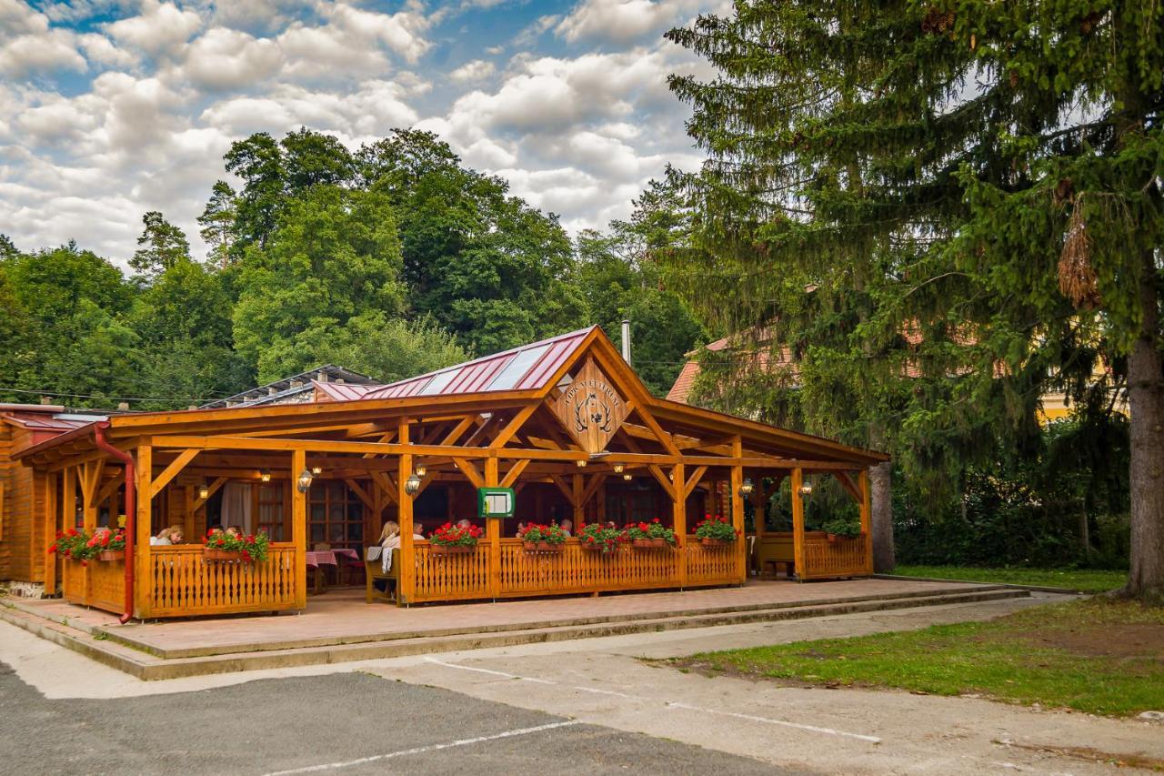 Lipicai Hotel és Étterem Szilvásvárad Extérieur photo
